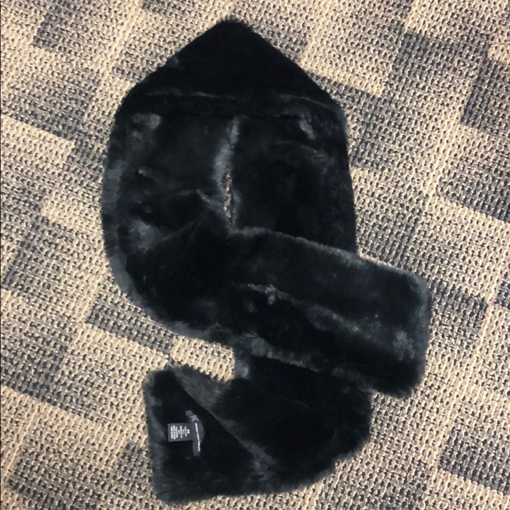 Faux Fur Wrap, INC International Concepts
